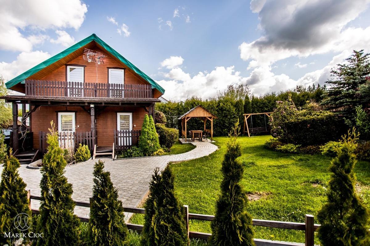 Domki U Strazaka Obiekt Caloroczny Solina  Exteriör bild